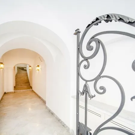 Appartement Camerelle 33 *